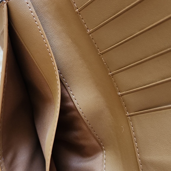 NWT Coach Sandy Beige Color Block Slim Tri-fold Leather Wallet 🤎🎁♥️ - Picture 12 of 16